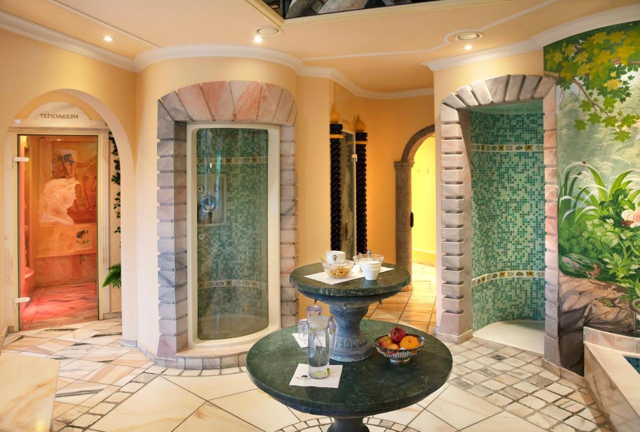 Drei Eichen Hotel 4*